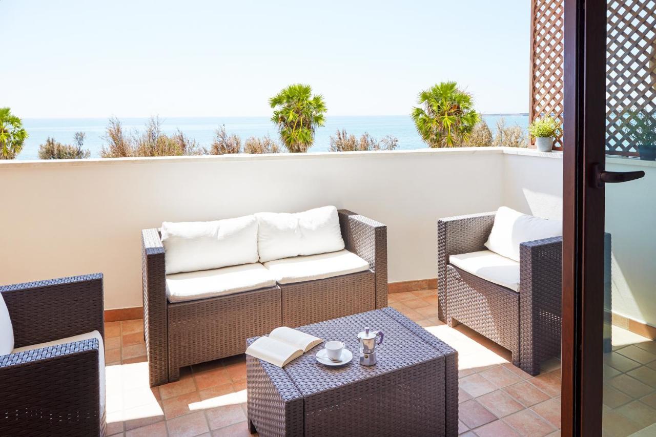 Aura Casesicule, Only For Sea View Lovers, Modern Style Apartment In City Center, Wi-Fi